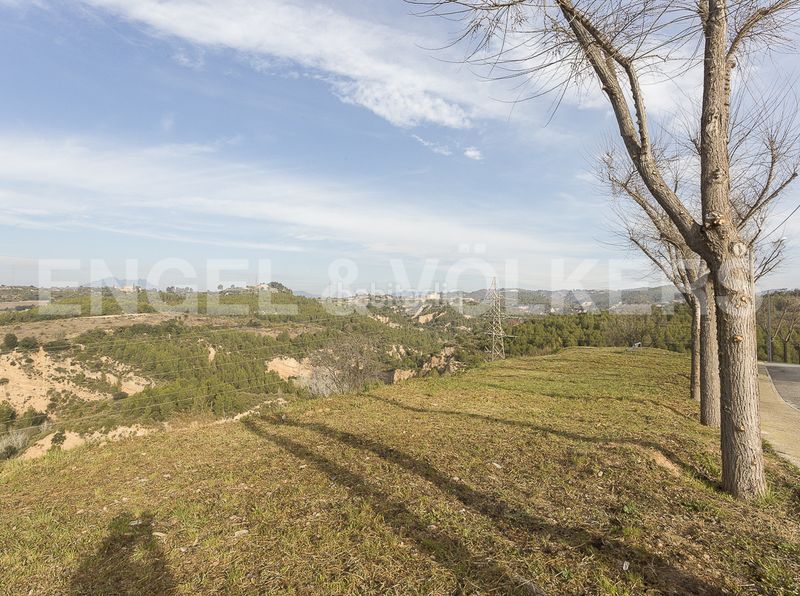 Foto cf3ad0d9-0ff0-4367-820f-e5ebb2d31e98. Terreno residencial fantástica parcela en urbanización premium en Castellbisbal