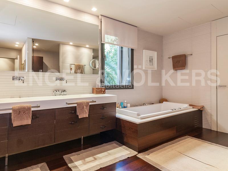 Foto 101ce302-c5fa-45e5-a6bd-8ac6f42f6d87. Apartamento exclusiva propiedad en la bonanova en Barcelona