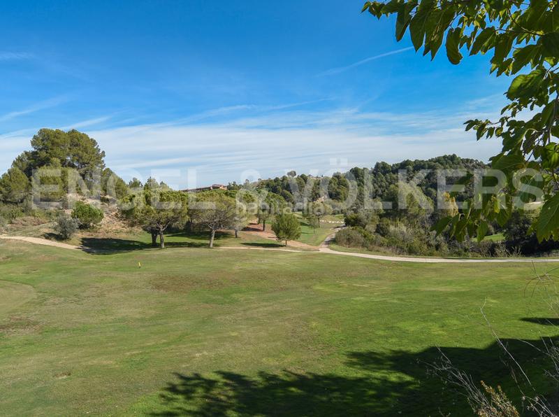 Foto c2fcbbac-ab7e-4cf6-b71b-dd749d64673c. Residential plot in Sant Esteve Sesrovires