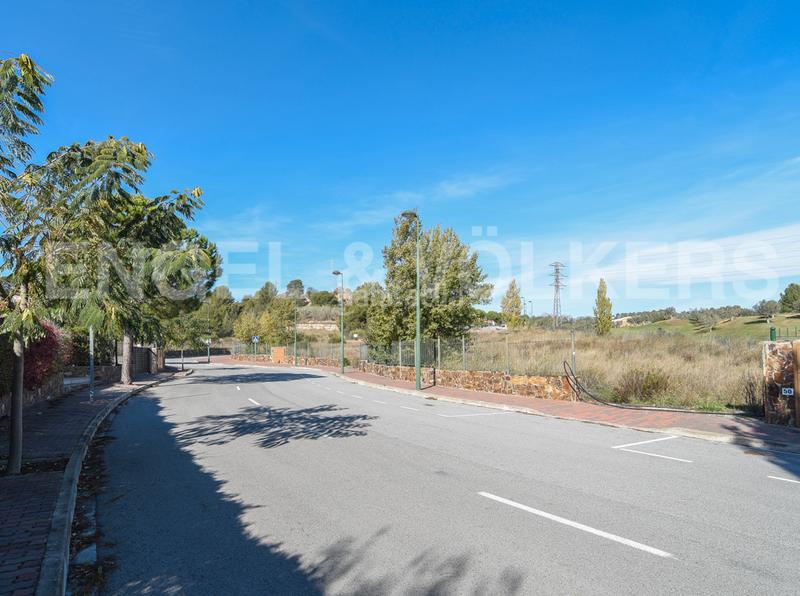 Foto de565a06-5f4e-4c37-a945-c6489a186037. Residential plot in Sant Esteve Sesrovires