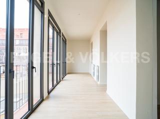 Apartament a L´Antiga Esquerra de l´Eixample. Elegante piso al lado de plaza universidad
