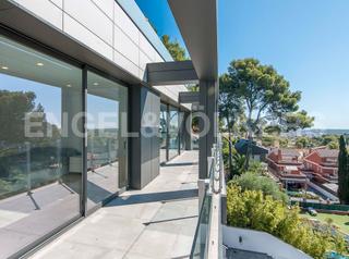 Maison à Montmar. Fabuloso chalet de diseño con vistas al mar