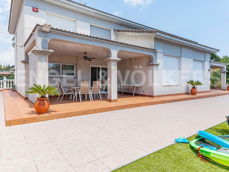 Foto 43611818-e96f-4046-b511-cf79e46ef852. Casa amb calefacció aparcament piscina a Castellarnau Sabadell