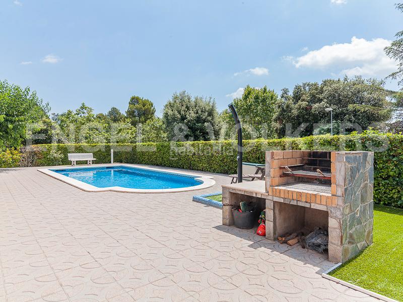 Foto 62ad701d-d76d-4aeb-83f3-cfe37cc08bcd. Casa amb calefacció aparcament piscina a Castellarnau Sabadell