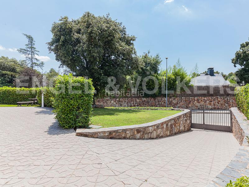 Foto 78d86506-e49e-43a3-b10e-6fcba17a8b2c. Casa amb calefacció aparcament piscina a Castellarnau Sabadell