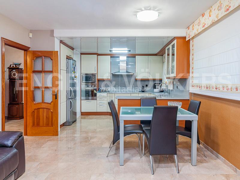 Foto 932acb92-923a-4978-90b9-d0306d8c7950. Casa amb calefacció aparcament piscina a Castellarnau Sabadell