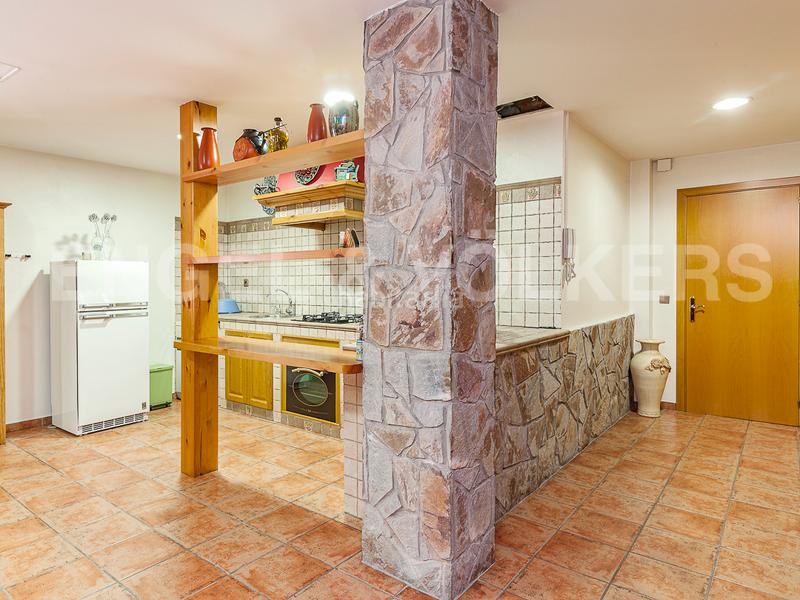Foto aa492a69-0de2-4ce7-867d-22232a0c98a5. Casa amb calefacció aparcament piscina a Castellarnau Sabadell