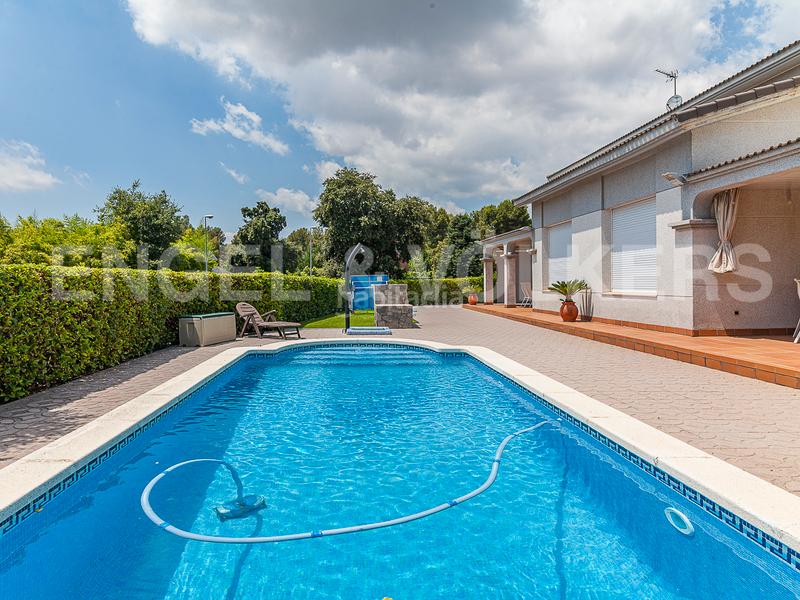 Foto d51cdadc-11f9-43e8-9a31-6cc1c784bcee. Casa amb calefacció aparcament piscina a Castellarnau Sabadell
