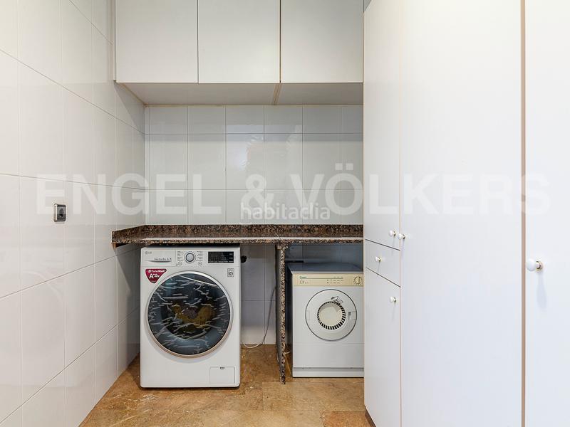 Foto efa9dabb-538c-4acc-b30e-df63d0b2a647. Casa amb calefacció aparcament piscina a Castellarnau Sabadell