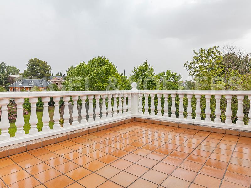 Foto fbc67761-cabe-4f80-85d1-323e9637a3f7. Casa amb calefacció aparcament piscina a Castellarnau Sabadell