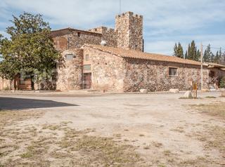 Maison à Nord Oest - Can Noguera. Castillo fortificado can rosanes del s. xii