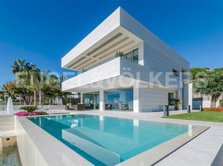 Bauernhof in Teià. Espectacular villa blue infinity en teià
