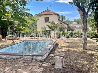 Casa a Valldoreix. Magnífico terreno con casa en valldoreix