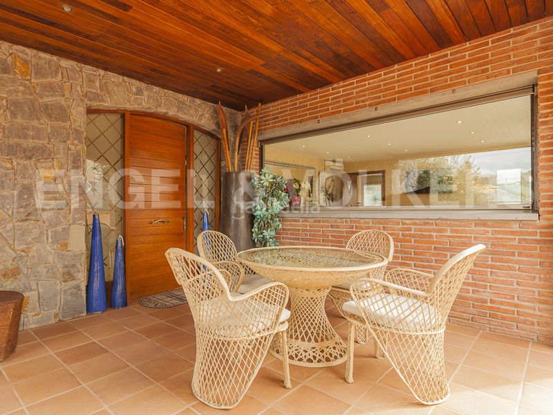 Foto 1f1eee31-ec22-4e68-921a-aec52f6016de. Casa amb calefacció aparcament piscina a Viladecavalls