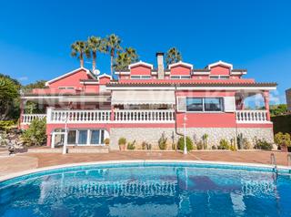 Maison à Alella. Fantástica y exclusiva villa estilo clásico