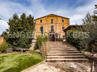 Masia a Bigues i Riells. Histórica masía con potencial para inversores