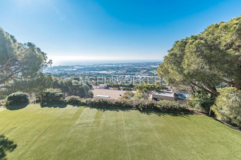 Foto 154b86db-92a9-4416-9617-c71f6f947a6f. Casa propiedad singular en Cabrils