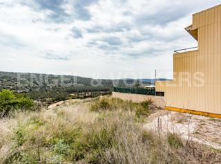Casa a Castellet i la Gornal. Casa adosada de obra nueva con vistas y sol