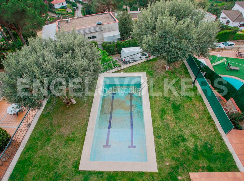 Foto 1217dfba-9348-41c0-9c10-6f5a7fef4155. Casa chalet unifamiliar con piscina y privacidad en Dosrius