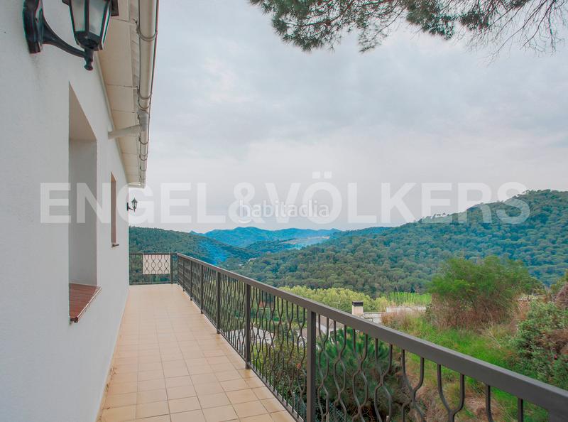 Foto 5b7b9930-e802-459f-8c0f-680664d34918. Casa chalet unifamiliar con piscina y privacidad en Dosrius