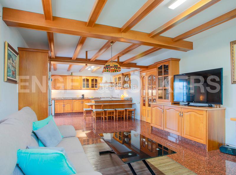 Foto 62cbdfca-5373-4846-b074-dc17cd065ca9. Casa chalet unifamiliar con piscina y privacidad en Dosrius