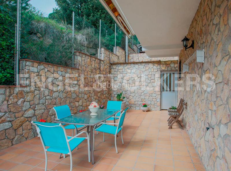Foto 6a5ef256-71c3-43b2-a2ff-c45956492984. Casa chalet unifamiliar con piscina y privacidad en Dosrius