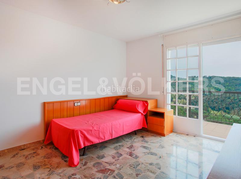Foto c08b9a54-6b68-45aa-92c2-78de2ceccd01. Casa chalet unifamiliar con piscina y privacidad en Dosrius
