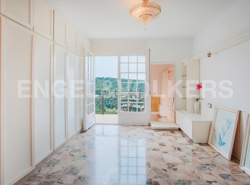 Foto c6043a4d-03b7-4693-b2f1-74d2f7b344c2. Casa chalet unifamiliar con piscina y privacidad en Dosrius