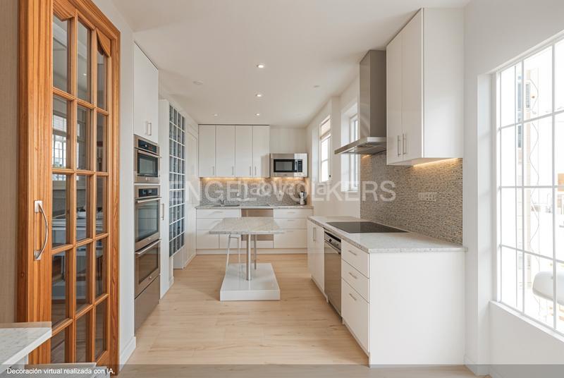 Foto 0c610138-0037-43f4-b37a-e4fe6f5c1bf4. Casa con riscaldamento parcheggio piscina in La Miranda Esplugues de Llobregat