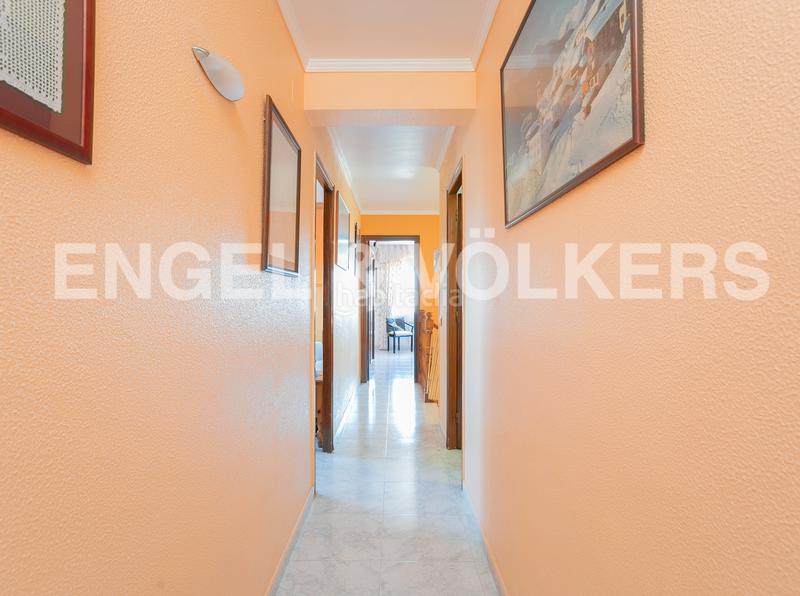 Foto 11080ec8-773e-4c8d-b031-4bd1b0c244ec. Casa con riscaldamento parcheggio piscina in La Miranda Esplugues de Llobregat