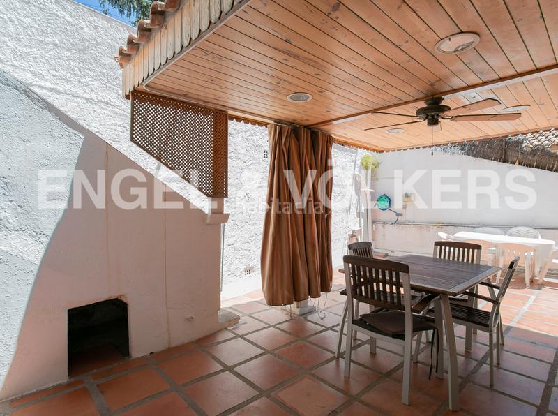 Foto 2c2b7294-caa4-435d-acd0-fb5fad01b161. Casa con riscaldamento parcheggio piscina in La Miranda Esplugues de Llobregat