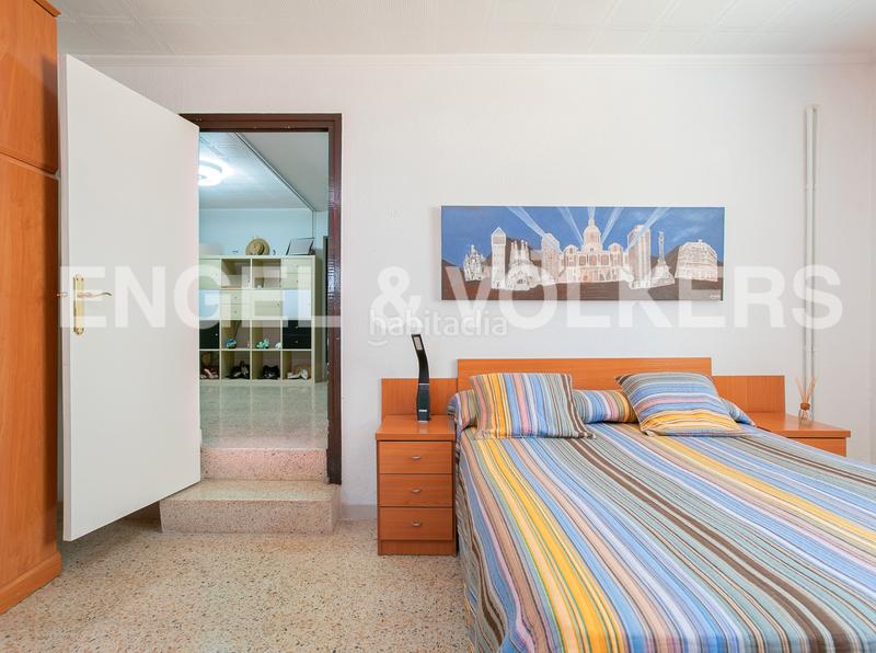 Foto 76da49db-5062-4a27-a5d6-ef367e0727bb. Casa con riscaldamento parcheggio piscina in La Miranda Esplugues de Llobregat