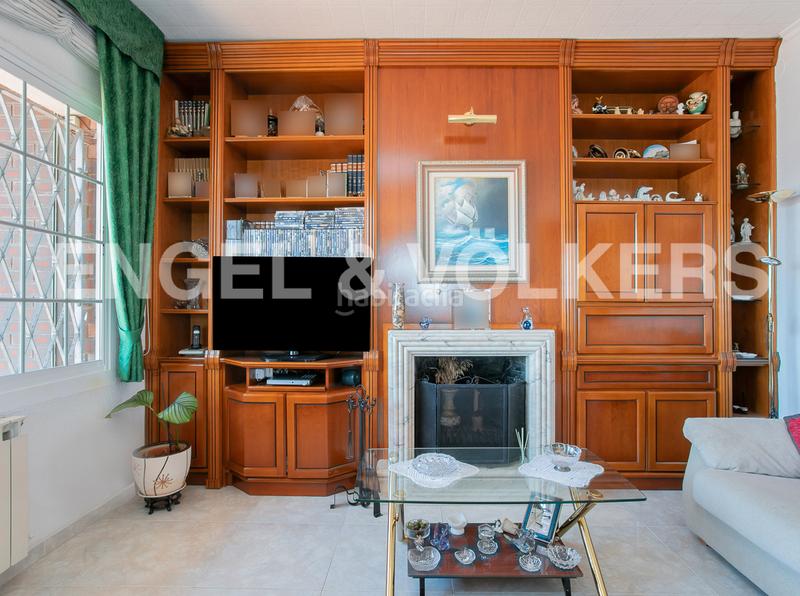 Foto 8a0d56a9-636a-436b-ac0e-566a7c9ab226. Casa con riscaldamento parcheggio piscina in La Miranda Esplugues de Llobregat