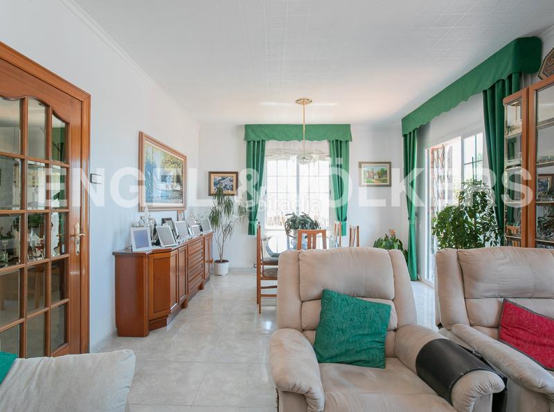 Foto 8c3bb3ca-5061-4ac8-8f4a-d0ab51ff4c34. Casa con riscaldamento parcheggio piscina in La Miranda Esplugues de Llobregat