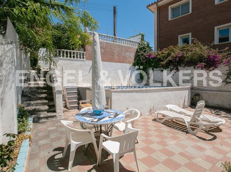 Foto a2ea5e47-717d-474a-a9e1-d9c9aa1960c9. Casa con riscaldamento parcheggio piscina in La Miranda Esplugues de Llobregat