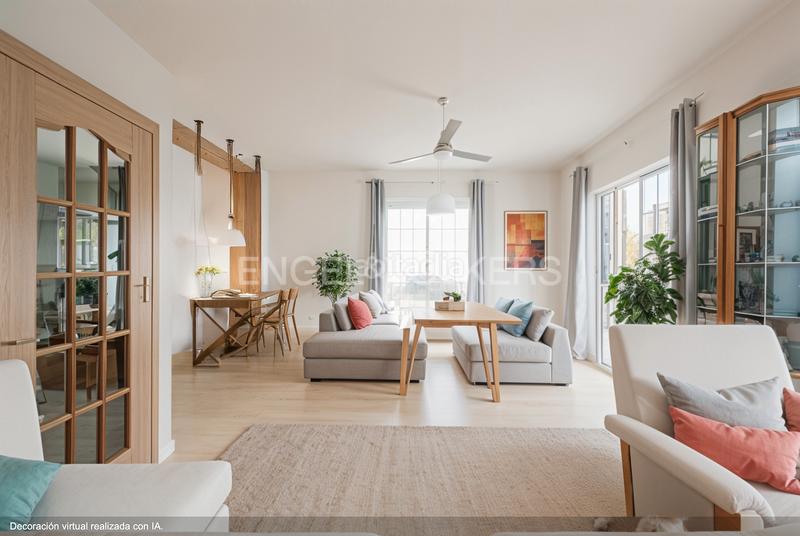 Foto b6ecbfde-5017-4a68-8a70-33417f003a0c. Casa con riscaldamento parcheggio piscina in La Miranda Esplugues de Llobregat