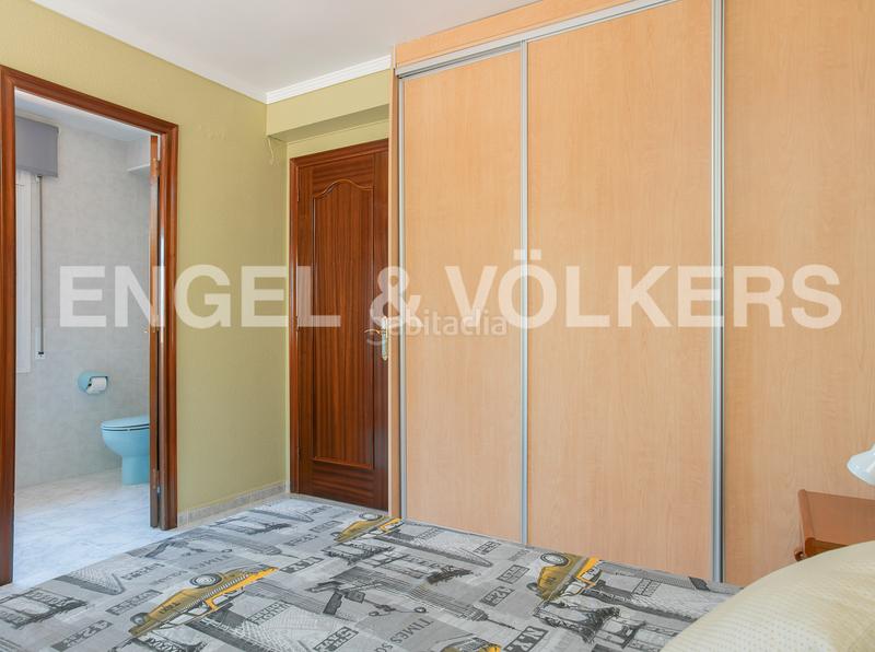 Foto d0636897-586d-43d3-a7d1-245574375d83. Casa con riscaldamento parcheggio piscina in La Miranda Esplugues de Llobregat