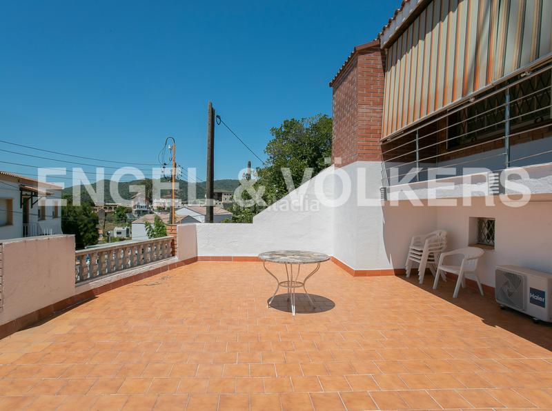 Foto d686240d-9c2a-41ef-a385-0d0e05c79de7. Casa con riscaldamento parcheggio piscina in La Miranda Esplugues de Llobregat