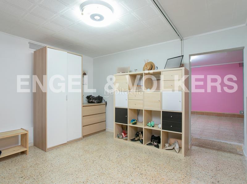 Foto f06ffc05-efc7-4be6-983a-613ddf08079d. Casa con riscaldamento parcheggio piscina in La Miranda Esplugues de Llobregat