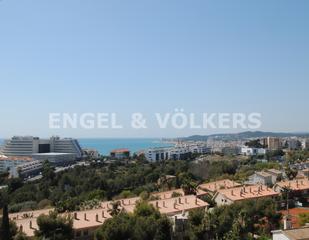 Terreny residencial a Garraf. Terreno con vistas al mar en levantina, sitges