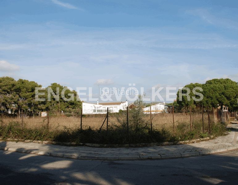 Foto 9f1d8507-1a5c-48f0-a193-5e89d45e6d3e. Terreny residencial a Can Girona - Terramar - Vinyet Sitges