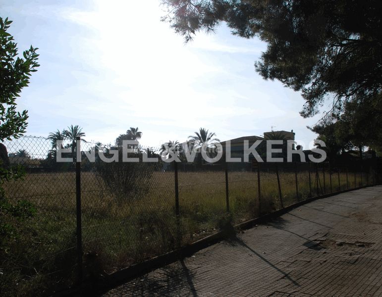 Foto dd69b41c-7273-4ec6-a9ae-4c43414cb5fc. Terreny residencial a Can Girona - Terramar - Vinyet Sitges