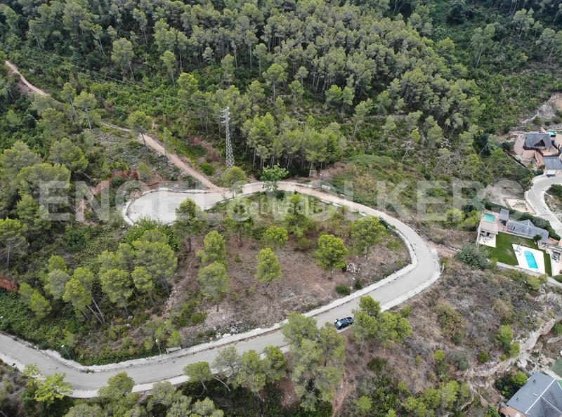 Foto c6857891-d14b-4fb8-b8e6-49508021de62. Terrain résidentiel dans Vallirana