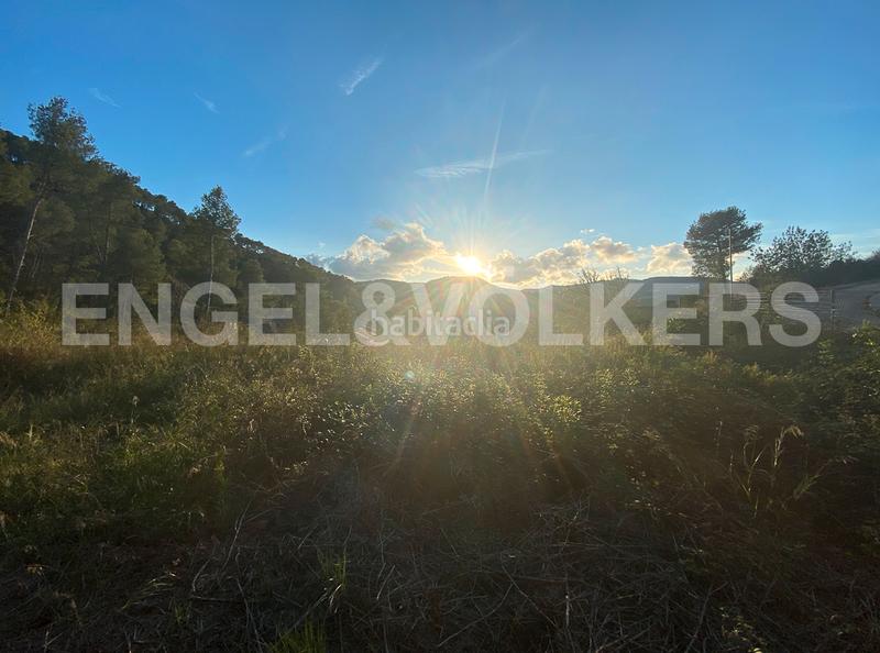 Foto e40b8167-3634-42e4-baa0-b22d69cff2cd. Terrain résidentiel dans Vallirana