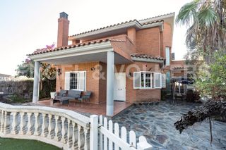 Casa en Els Avets-Can Serrafossà-Ximelis. Magnífica casa en els avets