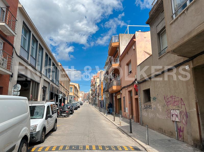 Foto 15a45596-4a6e-4845-80f4-0fe440632a8b. Àtic amb calefacció aparcament piscina a Eixample Mataró