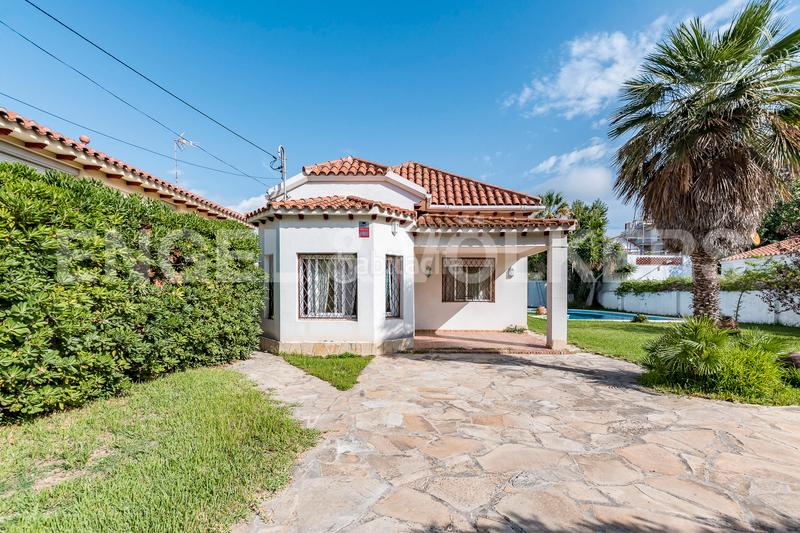 Foto 28aac226-676a-4734-8be7-5db122e9a952. Casa  unifamiliar en playa en Lluminetes Castelldefels