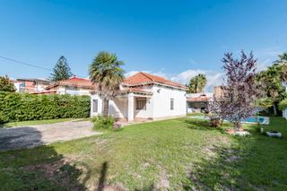 Haus in Lluminetes. Casa unifamiliar en playa de castelldefels