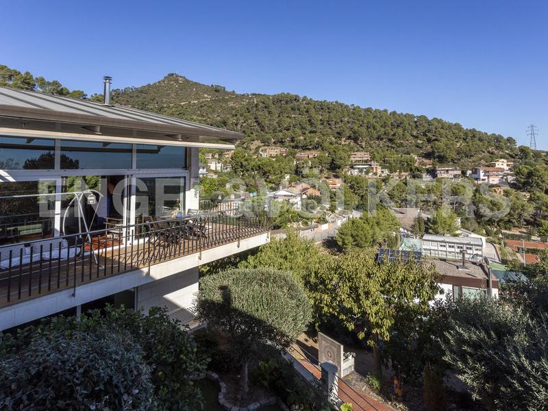 Foto b6458658-3f29-491d-b730-6aa66db5e073. Haus mit heizung parking in Santa Coloma de Cervelló