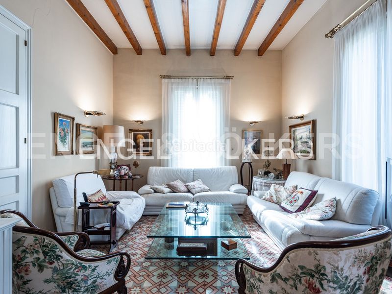 Foto 5fd73726-e90c-4ef2-9fc3-76802be606a9. Casa amb calefacció aparcament a Capellades